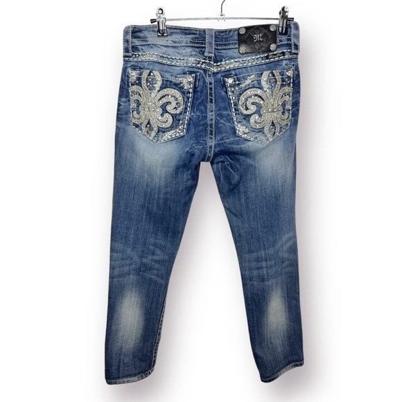 Miss Me Sz 28 Med Wash Rhinestone Silver Embellished Denim Bling Cropped Jeans - Picture 1 of 11